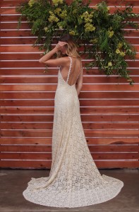 amber-backless-low-back-stretch-lace-bohemian-simple-wedding-dress