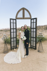 Bohemian-chic-bride-wearing-backless-alice-lace-gown-in-palm-springs