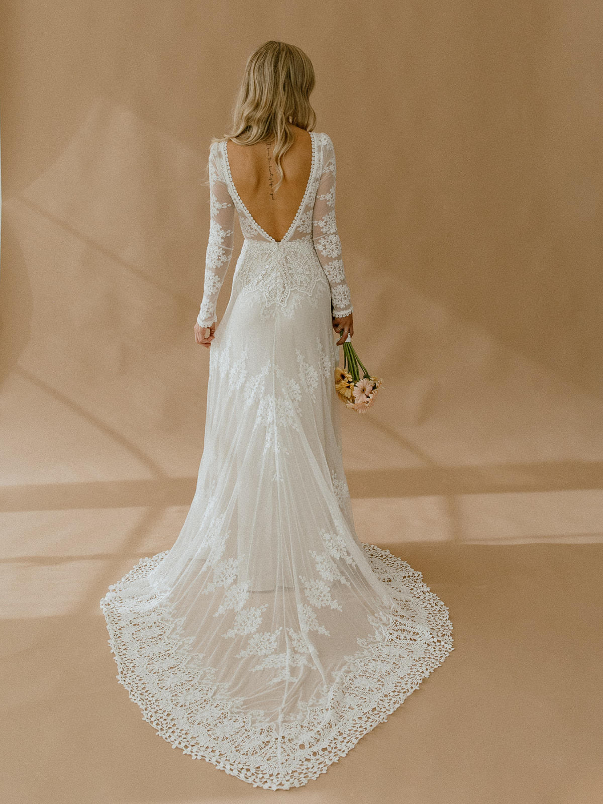 Dreamersandlovers Lisa Lace Wedding Dress - Standard Size 8