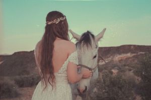 desert-dreaming-editorial-featuring-dreamers-and-lovers-bohemian-catherine-wedding-dress
