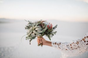 dried-bouquet-for-white-sands-national-park-elopement