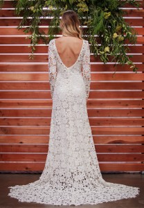 backless-lace-boho-wedding-dress-with-sweetheart-neckline