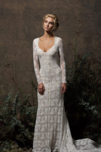 long-sleeved-panelled-stretch-lace-laid-back-boho-wedding-dress