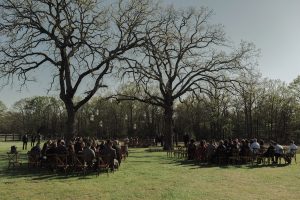outdoor-wedding-at-white-sparrow-barn-in-texas