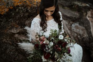 Bride-Laura-elopement-wedding-at-Lake-Superior-in-Minnesota