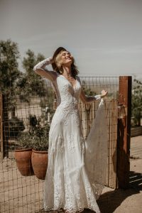 WOW-Victoria-Dream-Bohemian-Lace-Wedding-Dress-with-Long-Sleeves-Backless-V-Neckline