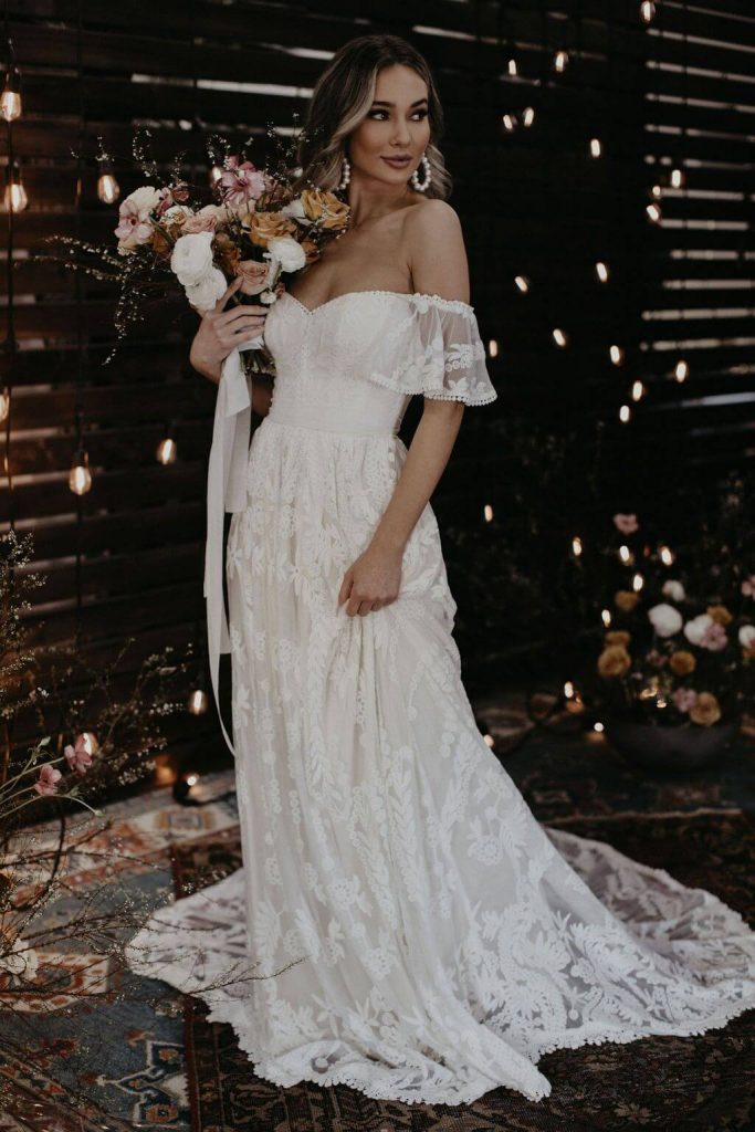 Off Shoulder Straps Boho Lace Tulle Wedding Dress