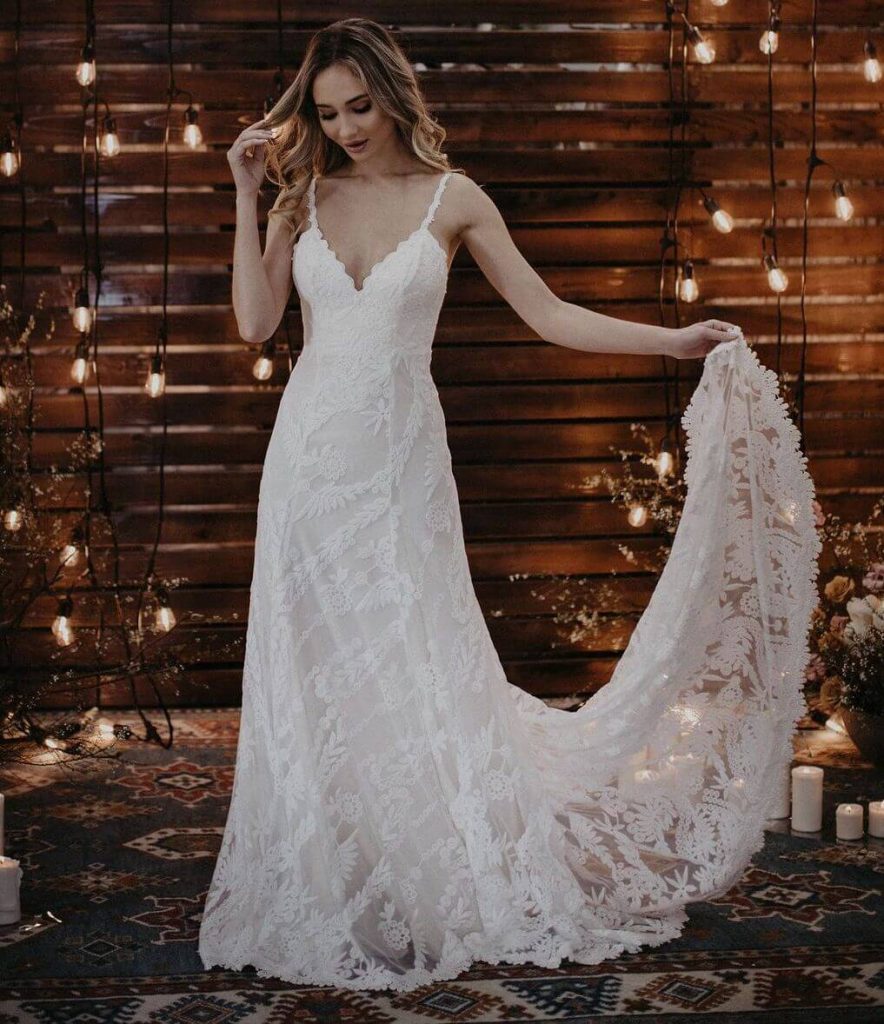 Simple and Elegant Slip Wedding Dress With Thin Spaghetti Straps