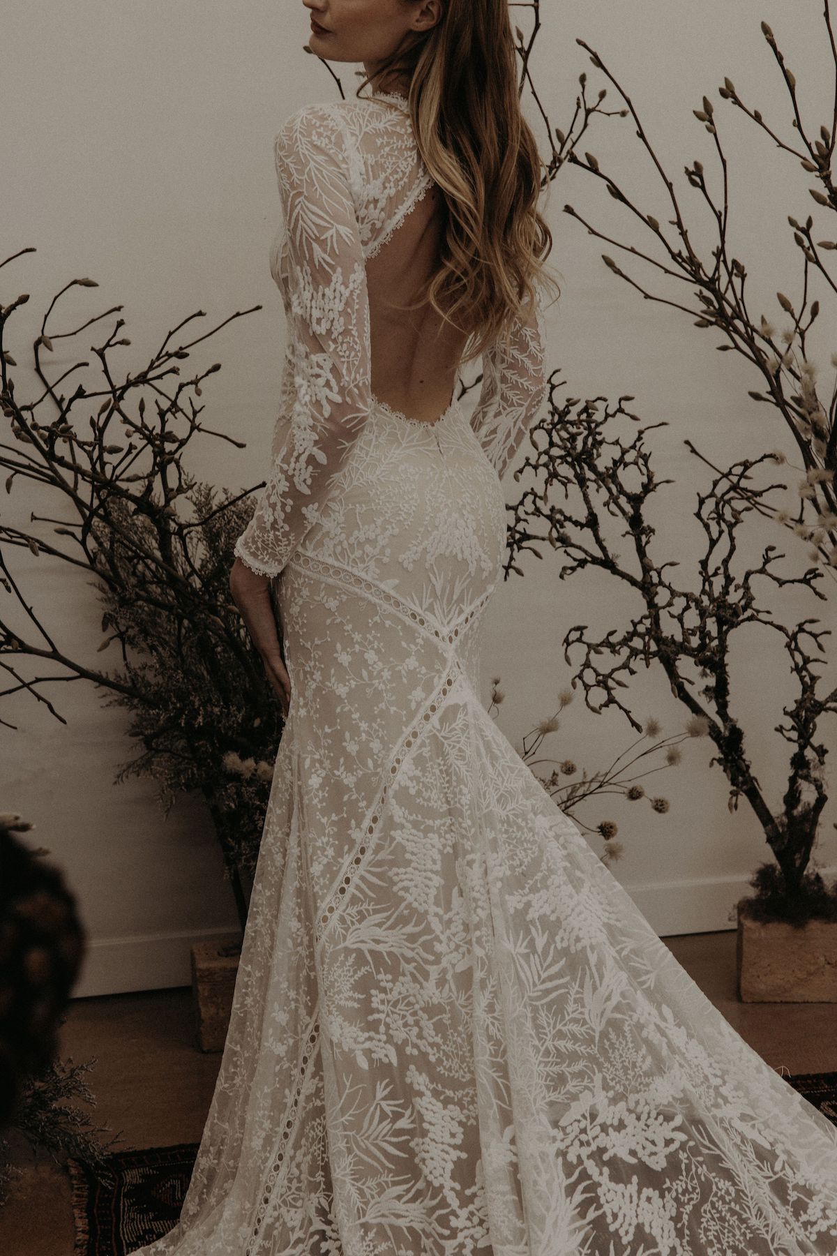 Long Sleeve Lace Wedding Dress Open Back 7074