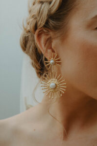 shop-Stella-pearl-gold-wedding-earring-for-the-bride