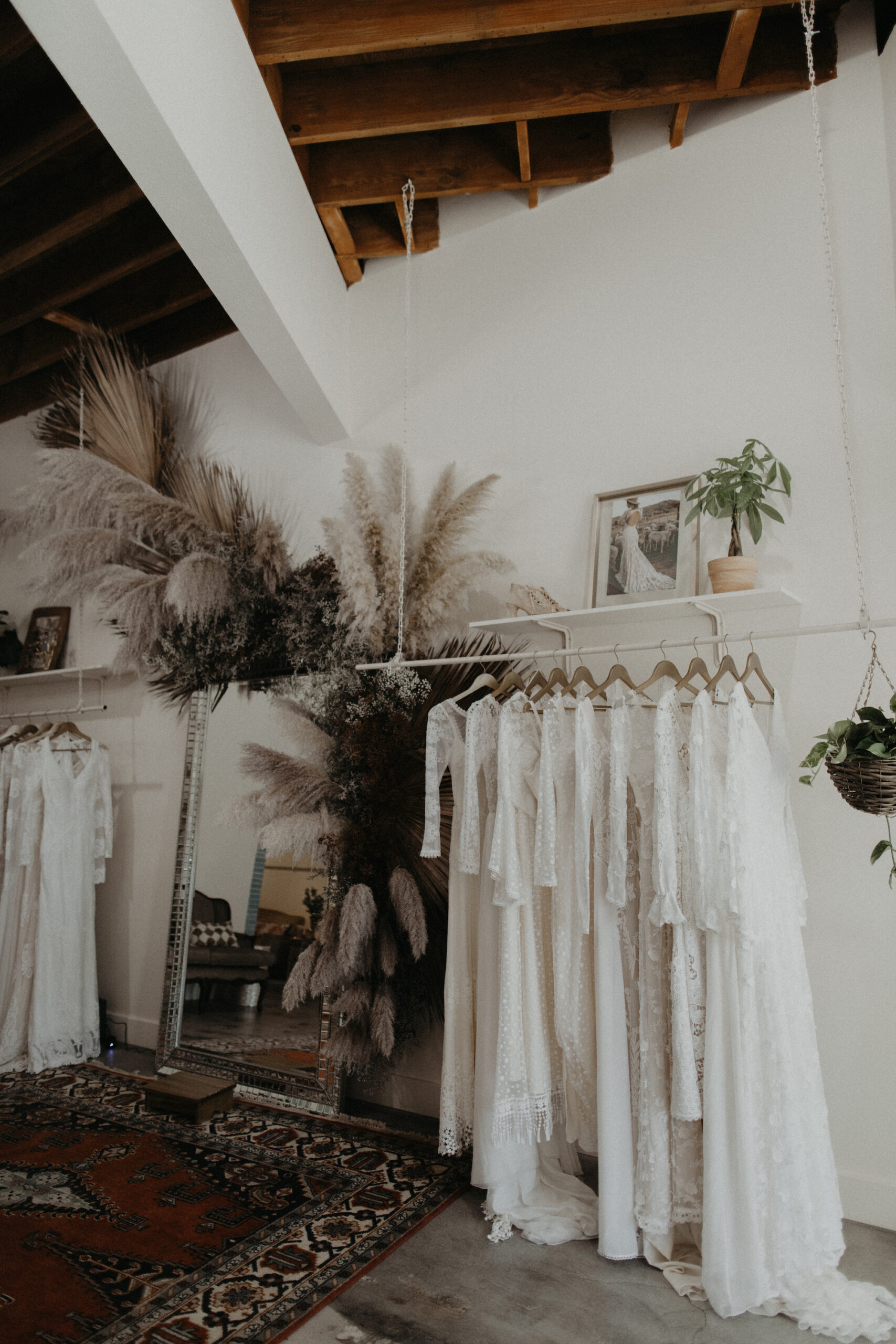 Book-your-dream-bridal-appointment-at-Dreamers-and-Lovers-Los-Angeles-showroom